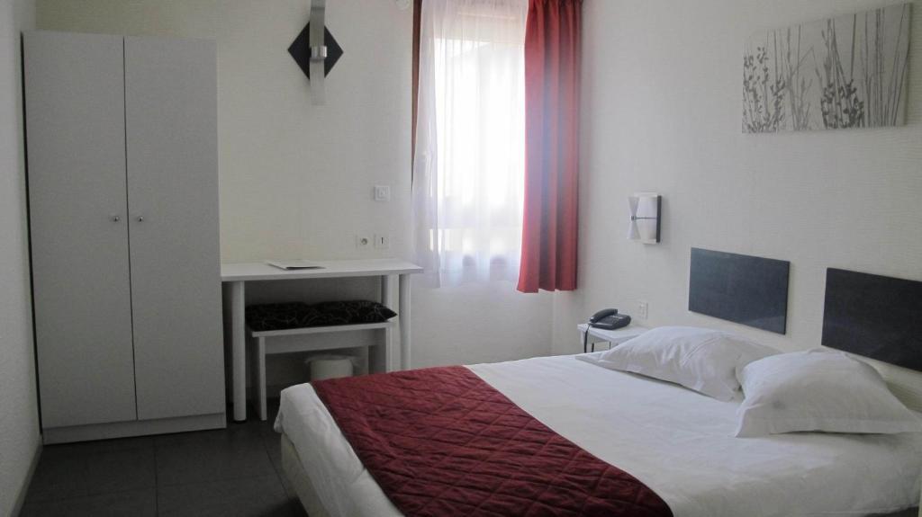 Beddy-bye Hôtel Contrexéville Quarto foto